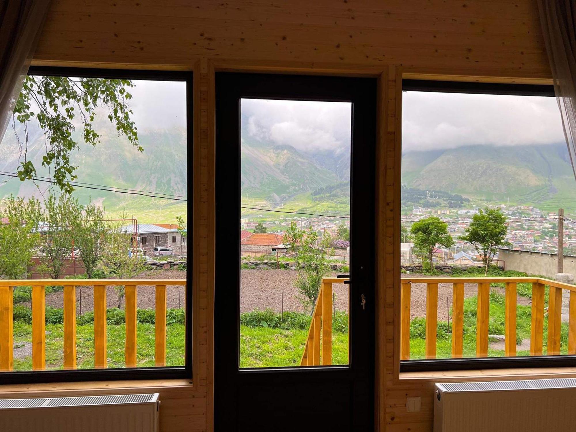 Pine Chalet Kazbegi Δωμάτιο φωτογραφία